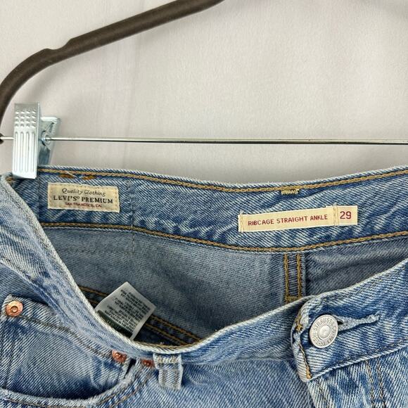 Levis Ribcage Straight Ankle Distressed Light Wash Jeans Womens Size 30 - Picture 3 of 7